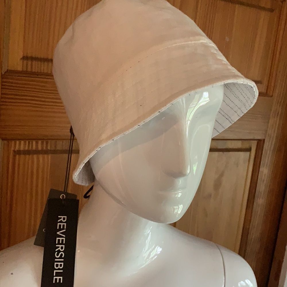 Vince camuto reversible bucket hat